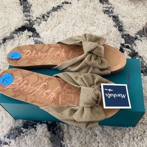 Tan color Bow slides